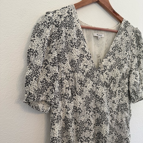 Madewell Women’s 12 Puff-Sleeve V-Neck Midi Dress in Floral NWT $158 - Picture 8 of 12